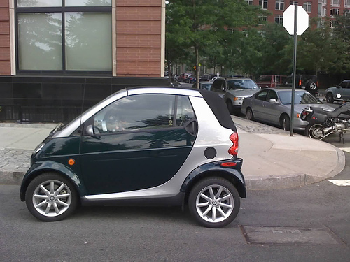 car_Smart_Fortwo_On_Street.jpg