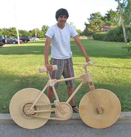 Wooden bike by 16-yr-old Marco Facciola 